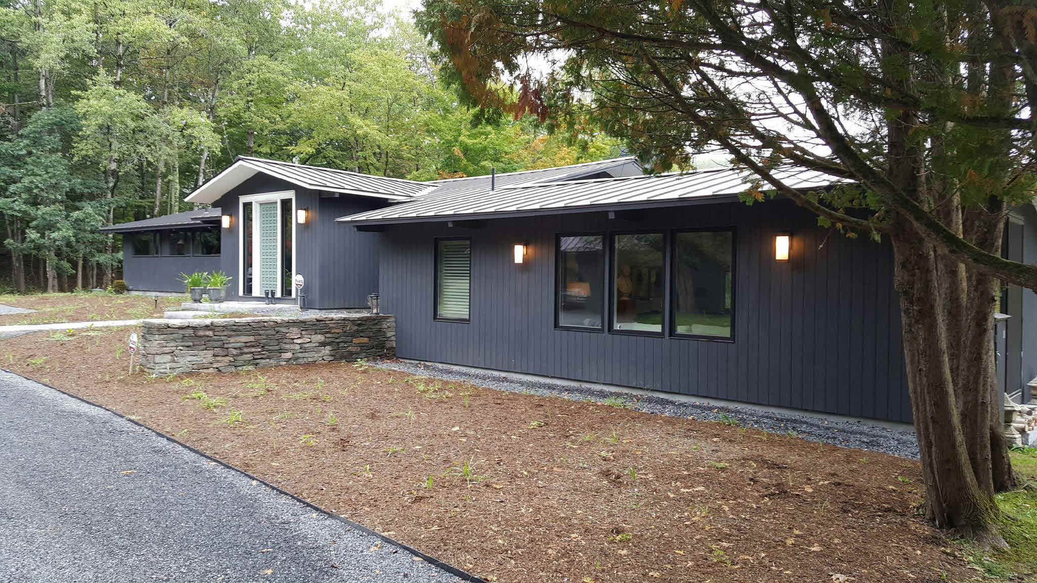 Building photograph for 30 HEMLOCK LANE